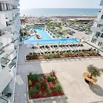 Tgm Sunrise View In Infinity Pool & Apartment