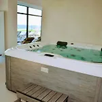Tgm Sunrise View In Infinity Pool & Apartment Navodari