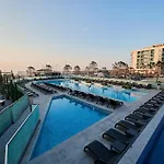 Apartment Tgm Sunrise View In Infinity Pool & Navodari