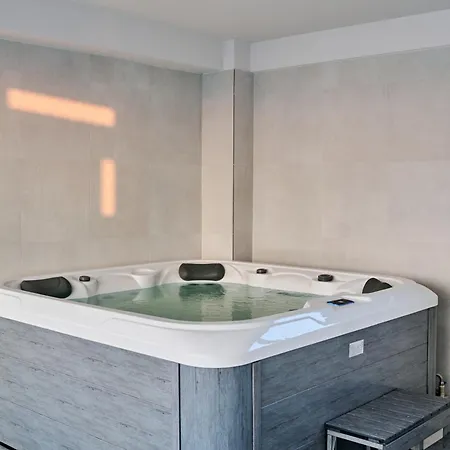 Tgm Sunrise View - Infinity Pool & Apartment