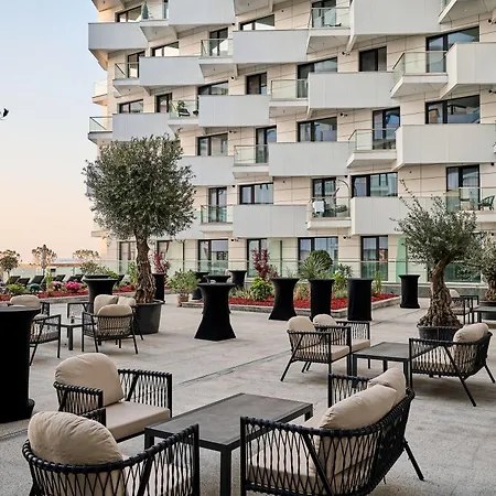 Tgm Sunrise View In Infinity Pool & *