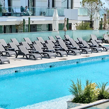 Tgm Sunrise View In Infinity Pool & Апартаменты *