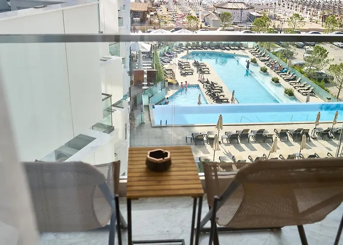 Tgm Sunrise View In Infinity Pool & Apartmán