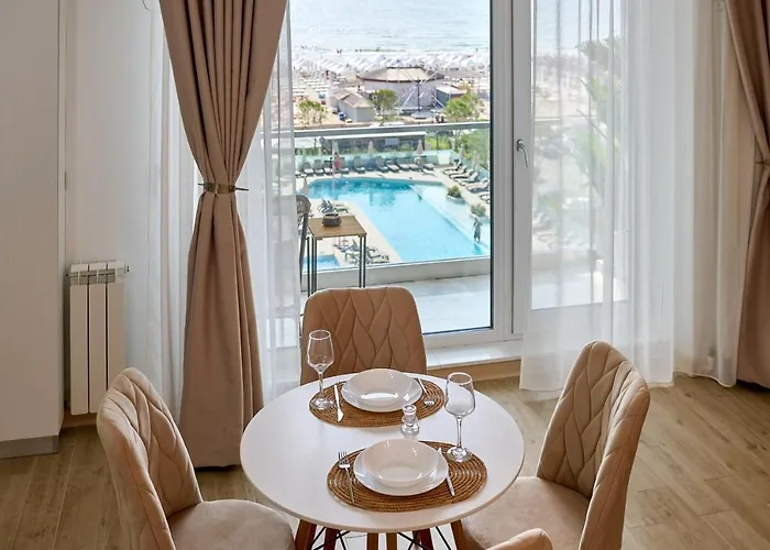 Tgm Sunrise View In Infinity Pool & Apartmán Năvodari