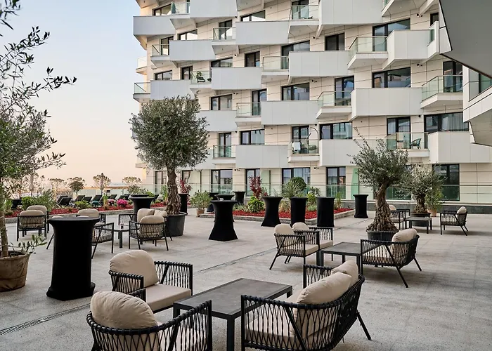 Tgm Sunrise View In Infinity Pool & *