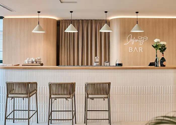 Tgm Sunrise View In Infinity Pool & Apartmán Năvodari